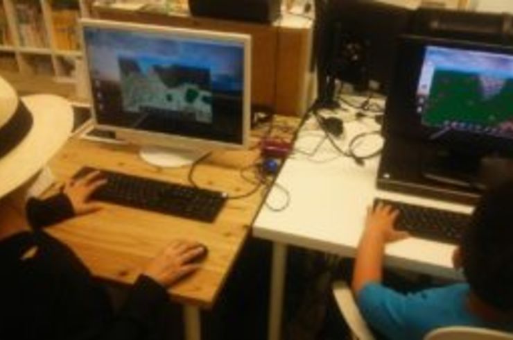 マインクラフトを親子で体験していただけるイベントがございます。